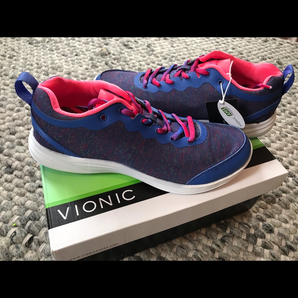 Women’s NEW size 9 Vionic walking shoes